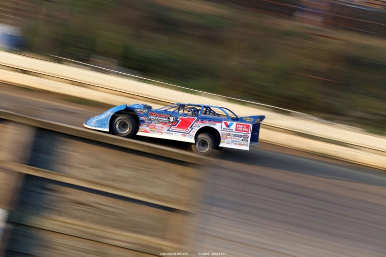 iRacing To Add Multiple Dirt Tracks in Coming Builds