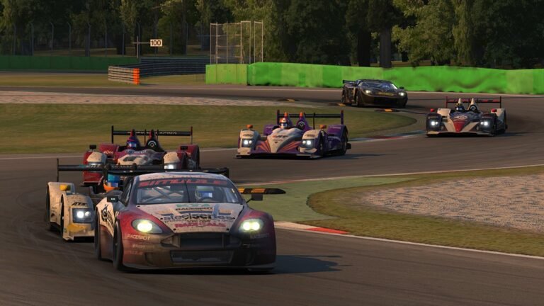 iRacing learning curve in action: Class D wheel-to-wheel racing on a short oval