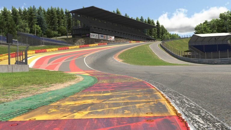 iRacing spotter coordination during an endurance team race on circuit