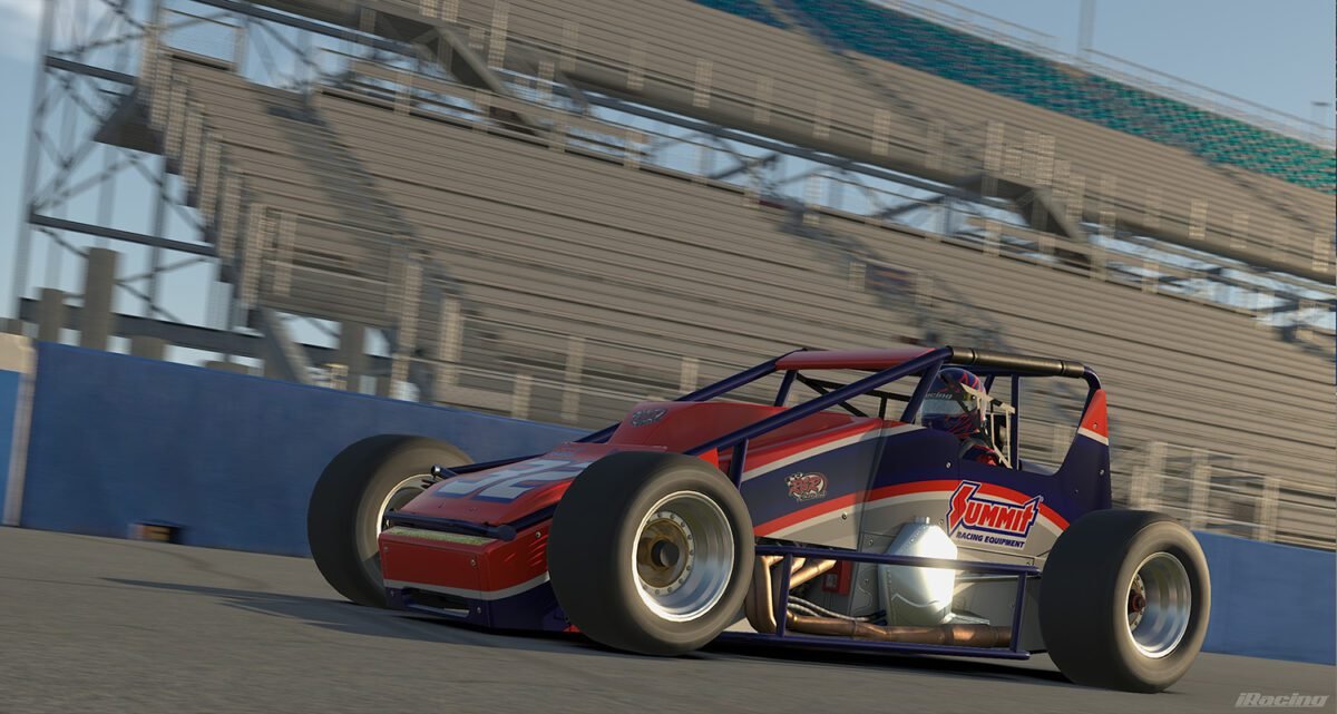 iRacing multi-class race in Season 4, the type of large-grid session that benefits most from the Physics Islands CPU performance update